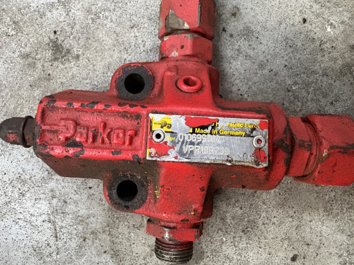 Distribuitor hidraulic Parker / Bucher Klettgau VPR10B239 / MTKAVCX-2M08 - 2 secțiuni [2]