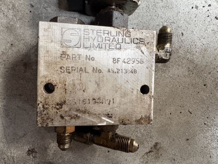 Distribuitor hidraulic Sterling Hydraulics Limited 8F 4295B - 1 secție - Sterling 3516192M91 Fiat-Hitachi [4]