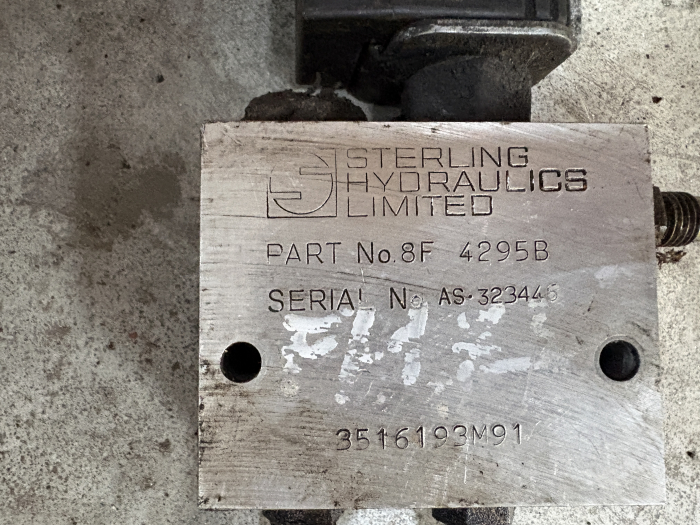 Distribuitor hidraulic Sterling Hydraulics Limited 8F 4295B - 1 secție - Sterling 3516192M91 Fiat-Hitachi [2]