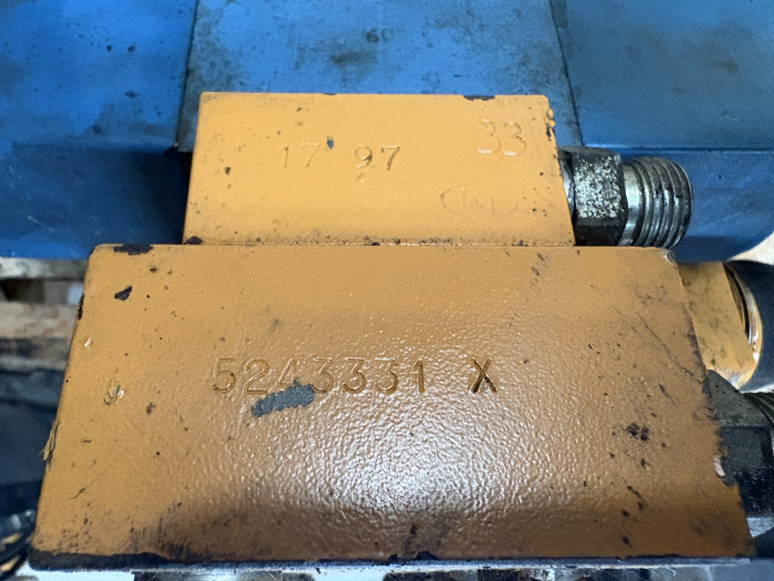 Distribuitor hidraulic Vickers DG4V 3 6C H M U H7 60 EN5 - 5 secții [3]