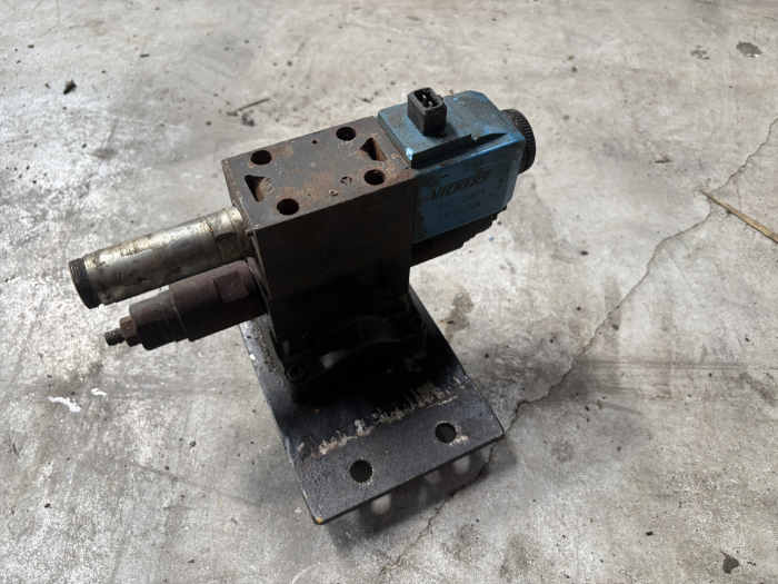 Distribuitor hidraulic Vickers DGMC2-3-AB-GW-BA-GW-41-EN75 [2]