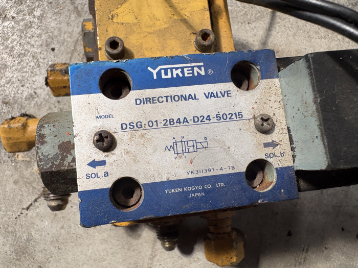 Distribuitor hidraulic Yuken DSG-01-2B4A-D24-50215 - 1 secție [2]