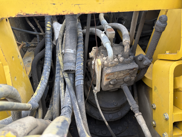 Komatsu PC240 cu motor Komatsu SAA6D107E-1 - Dezmembrări [3]