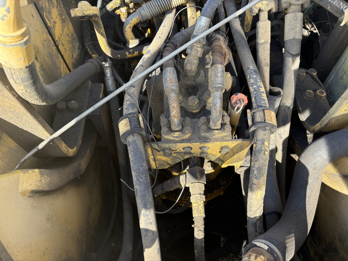 Komatsu PC240 NLC cu motor Komatsu SAA6D107E-1 - Dezmembrări [3]