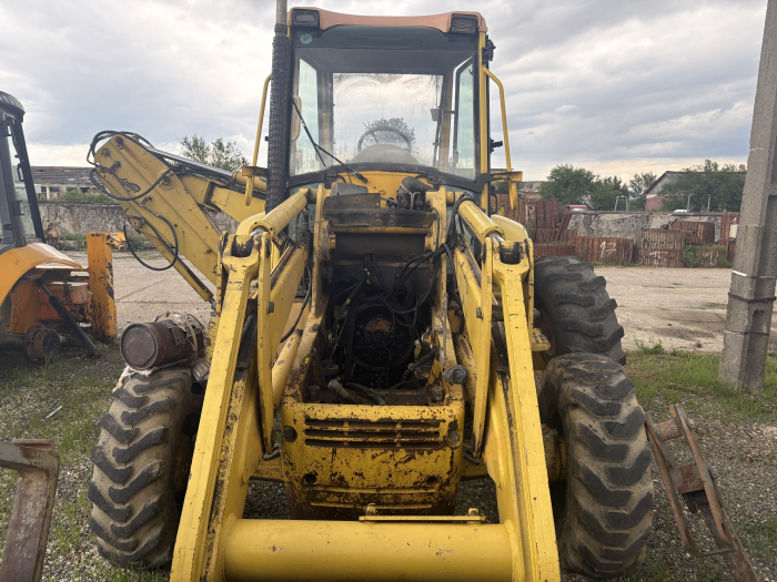 Komatsu WB93R cu motor Komatsu 4D106 - Dezmembrări [2]