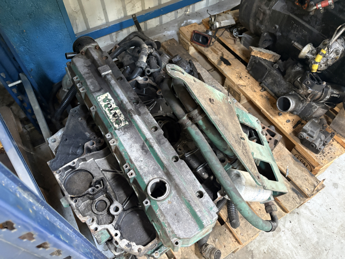 Piese Motor Volvo Penta D25A MT Dezmembrat [4]