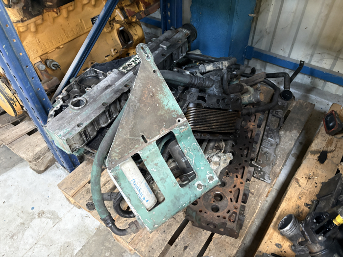 Piese Motor Volvo Penta D25A MT Dezmembrat [3]