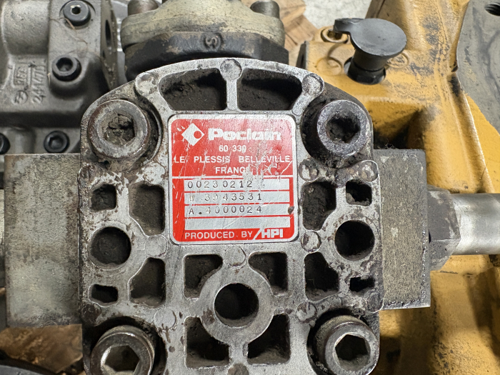Pompă auxiliară HPI W 3943531 - Case Poclain 1088 [3]
