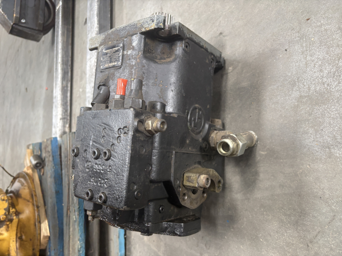 Pompă hidraulică principală Brueninghaus Hydromatik A11VO130LRDS + A10VO71DFR [4]