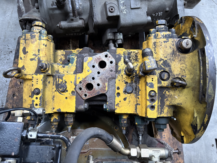 Pompă hidraulică principală Komatsu D7L60177 - Komatsu [2]
