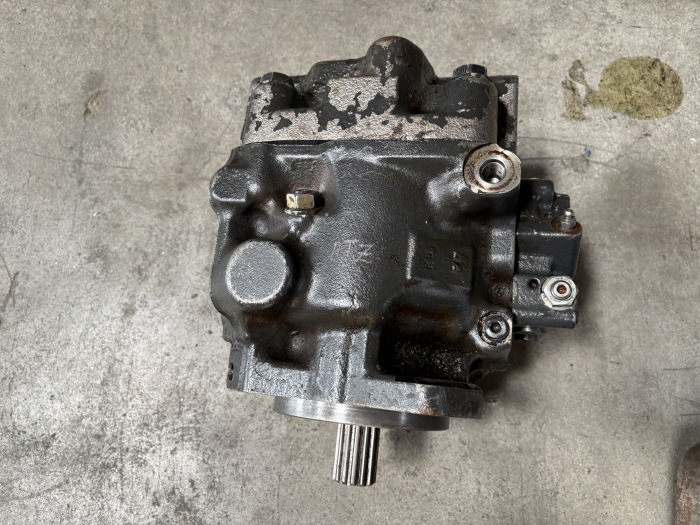 Pompă main hydraulic pump Komatsu KLWO42O [2]