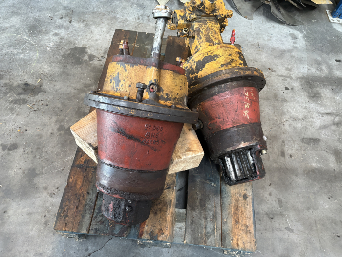 Reductor cu hidromotor rotire Liebherr SAT 275 235 0523 - Liebherr R 944 [2]