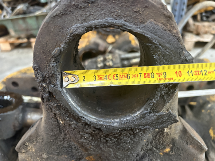 Suport pivotare braț (Kingpost) diametru interior 85mm, 6 găuri prindere - Komatsu D85 [3]