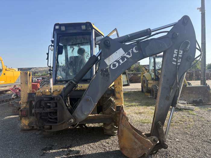 Volvo BL71 cu motor Volvo D4D - Dezmembrări [2]