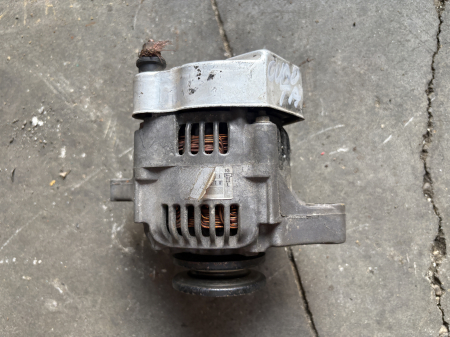 Alternator Denso 64011-670 [1]