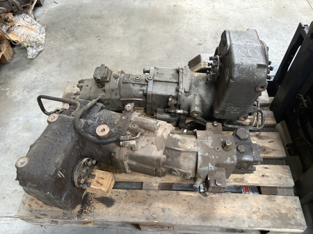 Cutie de Transfer - Ansamblu cutie de transfer cu hidromotor Sennebogen / Rexroth 2HL-100 - Sennebogen