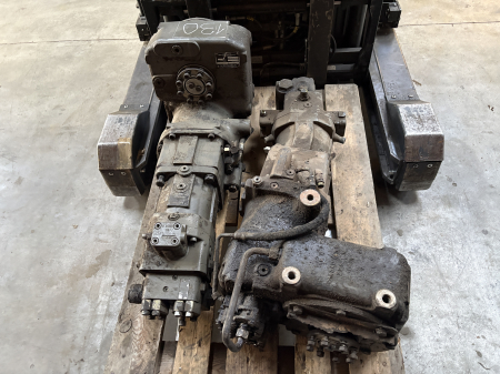 Ansamblu cutie de transfer cu hidromotor Sennebogen / Rexroth 2HL-100 - Sennebogen [1]