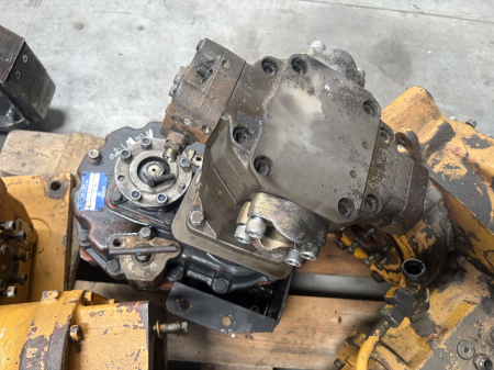 Cutie de Transfer - Ansamblu cutie de transfer cu hidromotor Spicer / Brueninghaus Hydromatik BITA760414 - Manitou