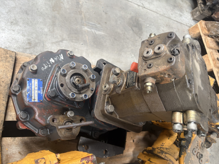 Ansamblu cutie de transfer cu hidromotor Spicer / Brueninghaus Hydromatik BITA760414 - Manitou [1]