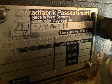 Ansamblu cutie de transfer cu hidromotor ZF 3AVG-210 [5]
