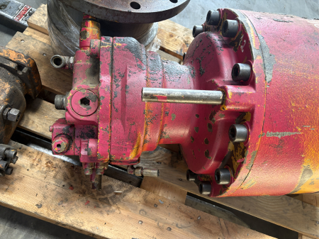 Ansamblu Hidromotor Kawasaki M2X210CHB-10A cu Reductor Trasmital T11T2 S014A - JCB JS330 [2]