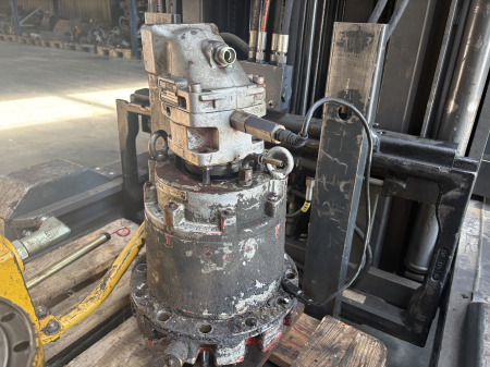 Hidromotor de rotire - Ansamblu Hidromotor VOAC F12-030-MF-XH-Z-107 cu Reductor O&K 2456960 - O&K
