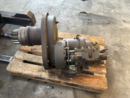 Ansamblu reductor cu hidromotor rotire Brueninghaus Hydromatik A2FM80 - Volvo [1]
