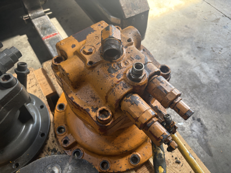 Hidromotor de rotire - Ansamblu reductor cu hidromotor rotire Caterpillar - Caterpillar 570H