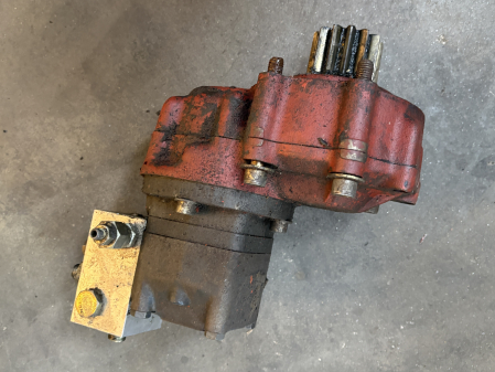 Piese Utilaje - Ansamblu reductor cu hidromotor rotire Danfoss OMSS 100