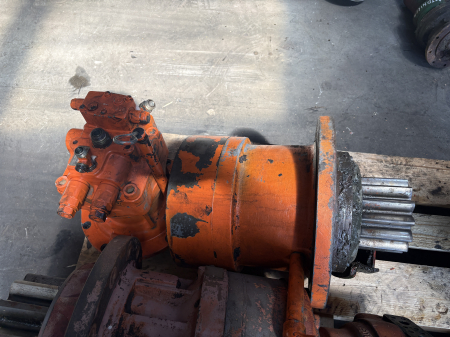Piese Utilaje - Ansamblu reductor cu hidromotor rotire Kawasaki M5X130CHB-10A