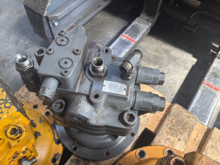 Hidromotor de rotire - Ansamblu reductor cu hidromotor rotire Kawasaki M5X130CHB-10A - Volvo EC210