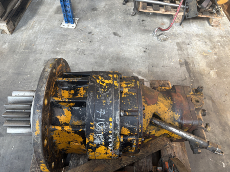 Hidromotor de rotire - Ansamblu reductor cu hidromotor rotire KPM M2X146B - JCB JS240