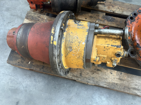 Ansamblu reductor cu hidromotor rotire Liebherr FMF 045 - Liebherr 902 [1]
