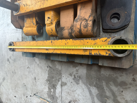 Atașamente - Bielă prindere cupă diametru interior 50, 45mm, lungime 790mm, lățime 115mm, interax 705mm