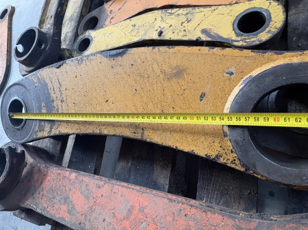 Bielă prindere cupă diametru interior 95,70mm, lungime 750mm, interax 570mm [1]