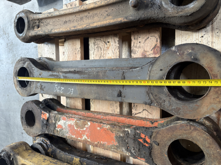 Bielă prindere cupă Volvo diametru interior 90mm, lungime 815mm, interax 650mm - Volvo EC290BLC [1]