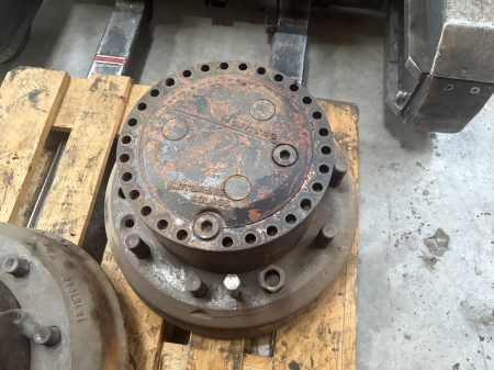 Componente punți, butuci, fuzete și diferențiale - Butuc roată ZF 4463406010EZP2218151089 - LIPSA_UTILAJ
