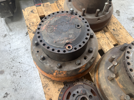 Butuc roată ZF 4463406010EZP2218151089 - LIPSA_UTILAJ [4]