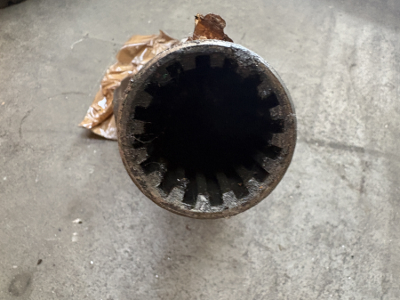 Cap cardan cu capete canelate de 16 dinți - Komatsu [1]