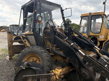 Caterpillar 428D cu motor Cat 3054 - Dezmembrări [1]