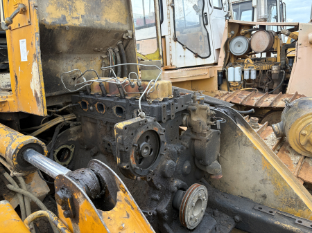 Caterpillar D4H cu motor Caterpillar 3304 - Dezmembrări. [2]