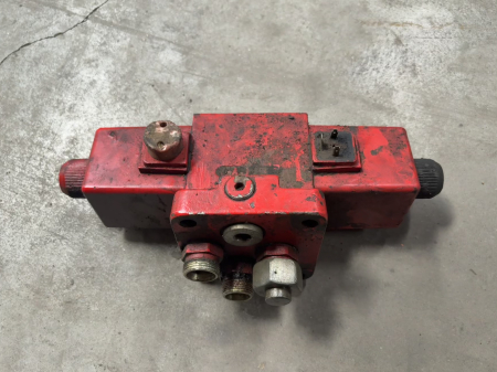 Piese Utilaje - Distribuitor hidraulic - 1 secție
