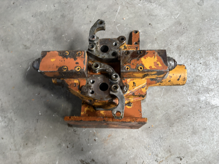 Distribuitor hidraulic - 1 secție - Liebherr 902 [1]