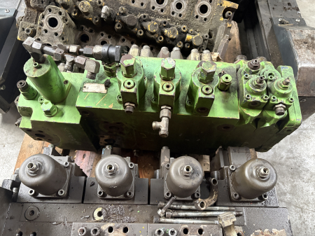 Distribuitor hidraulic Bosch Rexroth 0052876*A006 M7-1182-00/6M7-22 - Sennebogen [1]