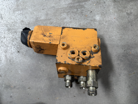 Piese Utilaje - Distribuitor hidraulic Bosch Rexroth 224358/02 M314 3697 - 2 secții - Case 1088
