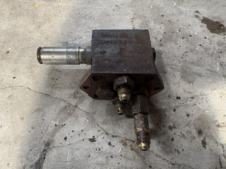 Piese Utilaje - Distribuitor hidraulic Bosch Rexroth 4WE6 C 61 EG24N9K4 - 1 secție