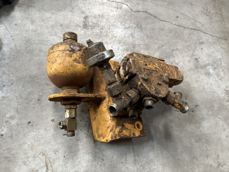 Piese Utilaje - Distribuitor hidraulic Bosch Rexroth Hydronorma 4 WE 6 D52/AG24NZ4 - 2 secții