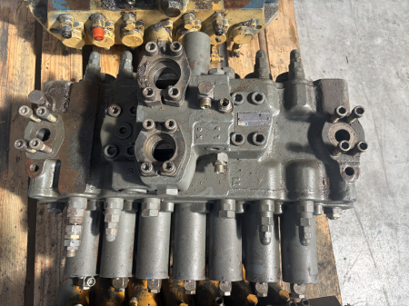 Distribuitoare hidraulice - Distribuitor hidraulic Bosch Rexroth MH2WH 22 B02F10/006L7UM11-033 (R900933061)