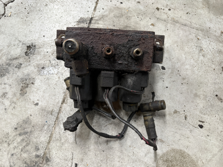 Piese Utilaje - Distribuitor hidraulic DC28V - 3 secțiuni