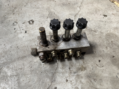 Hidraulică - Distribuitor hidraulic Flutec LH 5716643 - 4 secții